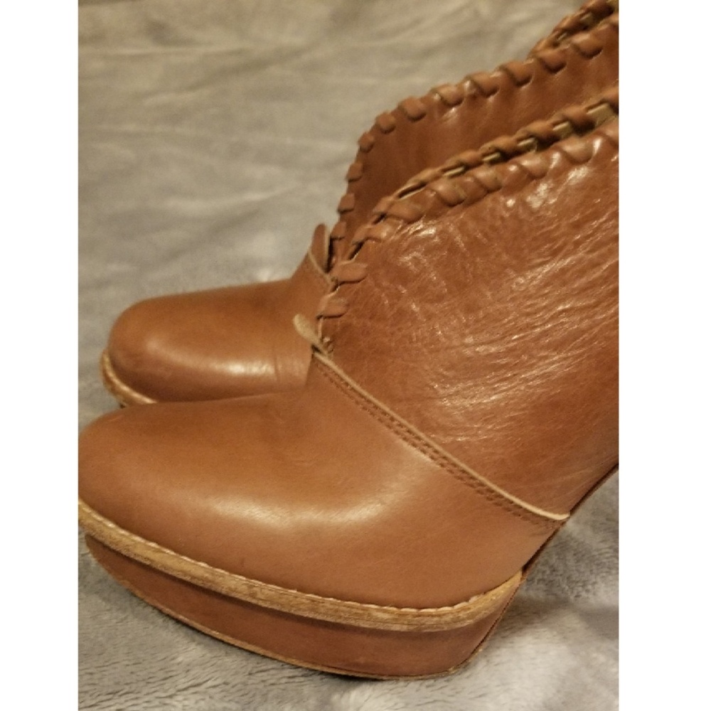 UGG Jamison Platform Heel 7